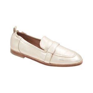 Andre Assous Cedar Leather Loafer Gold Metallic Size 8 NWOT Slip‑On Comfort